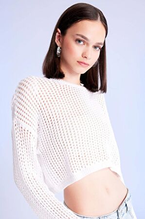DeFacto Regular Fit Bisiklet Yaka Kroşe Ajurlu Delikli Crop Triko Kazak T4513AZ24AUER103