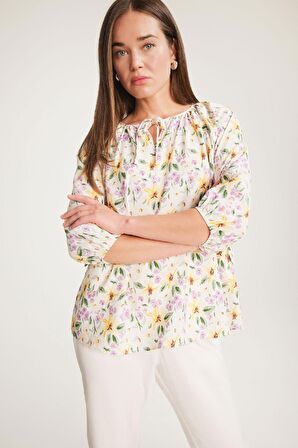 DeFacto Regular Fit Bağcıklı Yaka Çiçek Desenli Yarım Kollu Bluz E4386AX25SMYL273