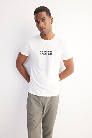 DeFactoFit Esnek Kumaş Slim Fit Dar Kesim Bisiklet Yaka Baskılı Sporcu Kısa Kollu Tişört D7811AX25SPWT34