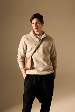DeFacto Regular Fit Dik Yaka Fermuarlı Pelüş Sweatshirt B6493AX24SPBG779