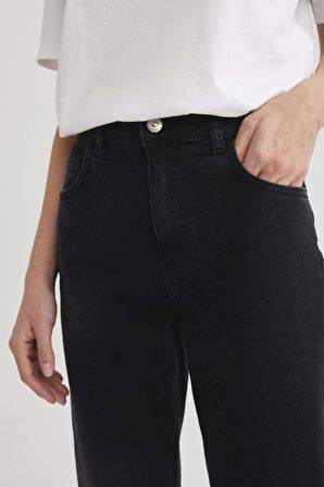 Lina Comfort Mom Fit Yüksek Rahat Kalıp Hafif Dar Paça Bilek Boy Jean Pantolon