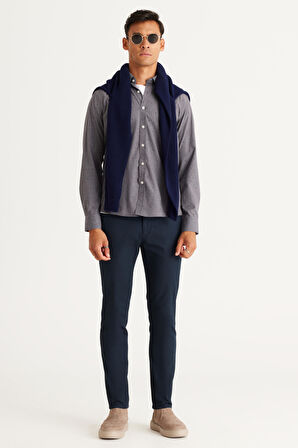 Erkek Lacivert Slim Fit Dar Kesim Gizli Düğme Yaka Desenli Gömlek