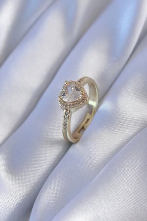 Tegan Gold Renk Zirkon Taşlı Kalp Model Pirinç Charm Kadın Yüzük TG27BYK2748