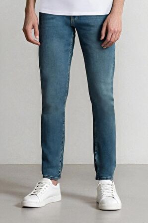 DeFacto Pedro Slim Fit Dar Kalıp Normal Bel Dar Paça Jean Pantolon E3366AX25SPNM29