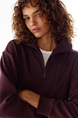 Koyu Bordo Yarım Fermuarlı Şardonlu Sweatshirt