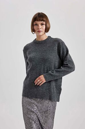 DeFacto Regular Fit V Yaka Premium Yumuşak Yünlü Dokulu Kazak B2393AX23WNAR104