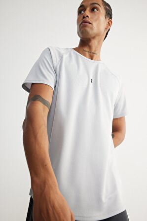DeFactoFit Hızlı Kuruyan Slim Fit Dar Kesim Bisiklet Yaka Baskılı Sporcu Kısa Kollu Tişört V2887AZ25SPGR91