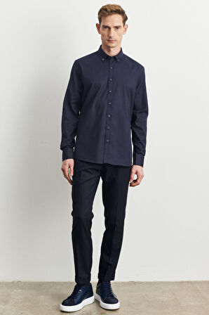 Erkek Lacivert Slim Fit Dar Kesim Düğmeli Yaka Gabardin Desenli Gömlek
