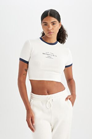 DeFactoFit NBA Brooklyn Nets Cropped Fit Bisiklet Yaka Kısa Kollu Tişört C8102AX24AUER105