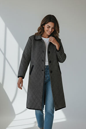 KADIN ÖNÜ DÜĞMELİCEPLİ KALIN TRİKO HIRKA