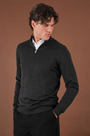 Fermuarlı Dik Yaka Kazak