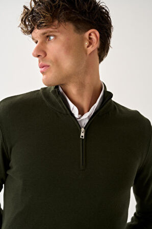 Fermuarlı Dik Yaka Kazak