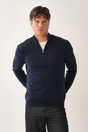 Fermuarlı Dik Yaka Kazak