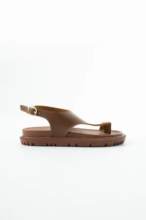Kadın Parmak Arası Metal Detaylı Kalın Taban Flat Sandalet