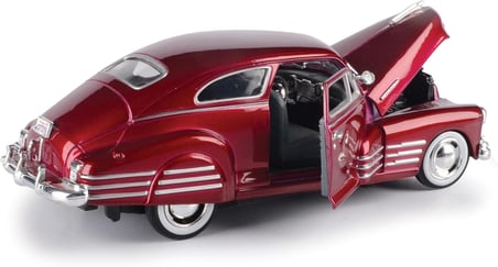 Motomax 1948 Chevrolet AeroSedan FL 1/24 Die Cast Model Araç
