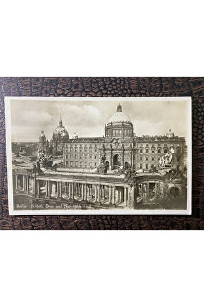 ALMANYA REİCH DÖNEMİNE AİT 1930 Yıllında Berlin Saray, Kilise ve Ulusal Anıtlı Kartpostal 8 Pfenni