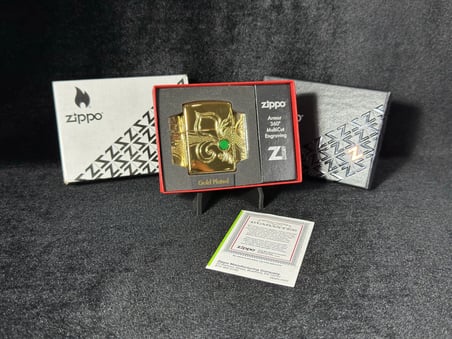 Orijinal Zippo Çakmak 49108  Armor 360 Fleur-De-Lis Design Gold Plated