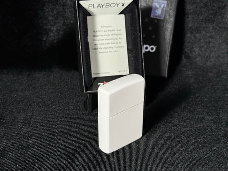 Orijinal Zippo Çakmak 2.003.109 Lighter Matt White Playboy Bullseye Collection 2012 Harley Davidson Kadın