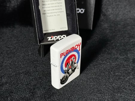 Orijinal Zippo Çakmak 2.003.109 Lighter Matt White Playboy Bullseye Collection 2012 Harley Davidson Kadın