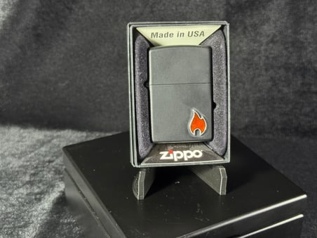 2020 Zippo Siyah Matt Zippo Alevi Amblemli Plakalı
