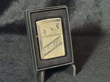 Zippo “Cigarette Trick” Çakmağı - 3d Plakalı - Limited Edition 1000 Limitli