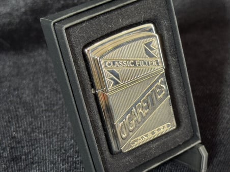 Zippo “Cigarette Trick” Çakmağı - 3d Plakalı - Limited Edition 1000 Limitli