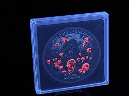 2022 Fiji “Earth 2022 – The Time of the Zombies” 1 Oz Gümüş Para – UV Efektli 300 Limitli