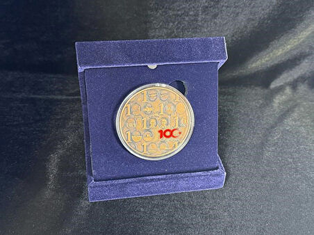 TÜRKİYE CUMHURİYETİ’NİN 100. YILI – BRONZ HATIRA SİKKESİ (DARPHANE ÖZEL BASIM) ve Özel Kadife Kutusu