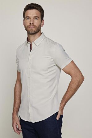 Slim Fit Kısa Kol Düğmeli Yaka Poplin Oxford Erkek Krem Gömlek