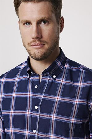 Klasik Fit Düğmeli Yaka Küçük Kareli Pamuklu Erkek Gömlek