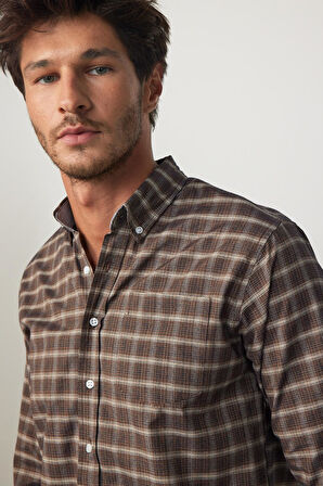 Erkek Regular Fit Klasik Kesim Düğmeli Yaka Küçük Kareli Pamuklu Gömlek