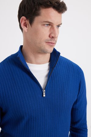 Slim Fit Dar Kesim Dik Yaka Fermuarlı Desenli Saks Mavi Erkek Triko Kazak