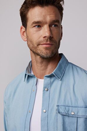 Slim Fit Uzun Kol Çıt Çıtlı Tek Cep Kapaklı Denim Mavi Erkek Gömlek