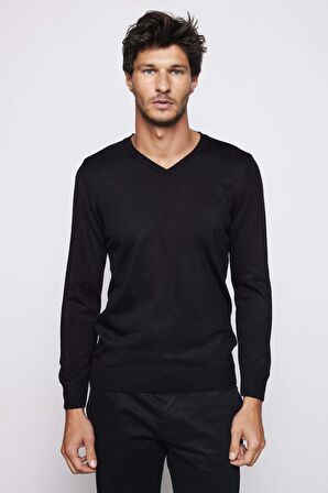 Slim Fit Dar Kesim V Yaka Tüylenmeyen Yumuşak Doku Siyah Erkek Kazak