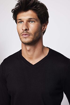 Slim Fit Dar Kesim V Yaka Tüylenmeyen Yumuşak Doku Siyah Erkek Kazak