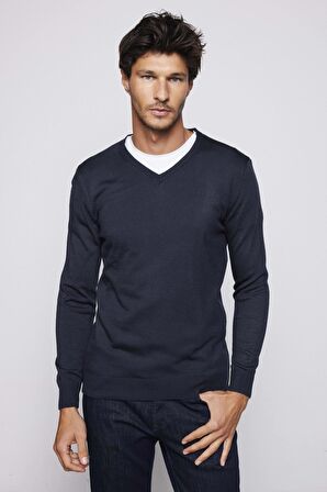 Slim Fit Dar Kesim V Yaka Tüylenmeyen Yumuşak Doku Lacivert Erkek Kazak