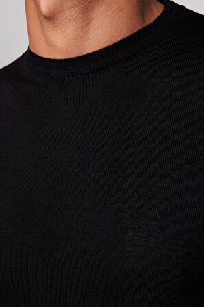 Slim Fit Dar Kesim Bisiklet Yaka Tüylenmeyen Yumuşak Dokulu Beyaz Erkek Kazak