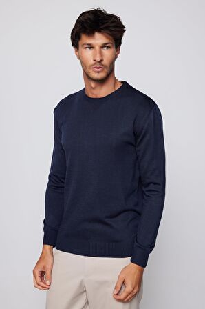 Slim Fit Dar Kesim Bisiklet Yaka Tüylenmeyen Yumuşak Dokulu Lacivert Erkek Kazak