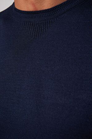 Slim Fit Dar Kesim Bisiklet Yaka Tüylenmeyen Yumuşak Dokulu Lacivert Erkek Kazak