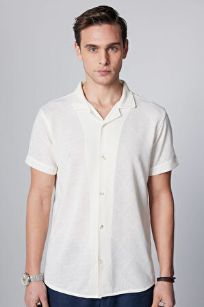Erkek Slim Fit Dar Kesim Kısa Kollu Nefes Alan Örme Doku Kare Desenli Beyaz Apaş Yaka Gömlek