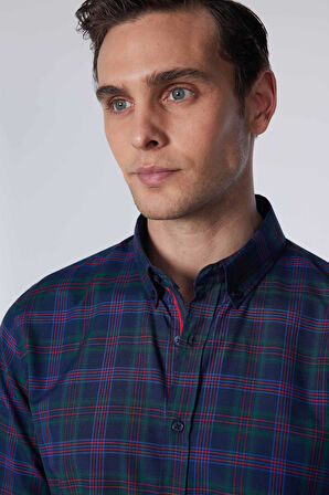 Erkek Slim Fit Dar Kesim Uzun Kollu Pamuklu Kolay Ütü Kareli Düğmeli Yaka Gömlek