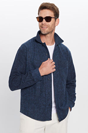 Erkek Relax Fit Rahat Kesim Oduncu Apaş Yaka Tek Cep Kapaklı Armürlü Lacivert Kışlık Gömlek