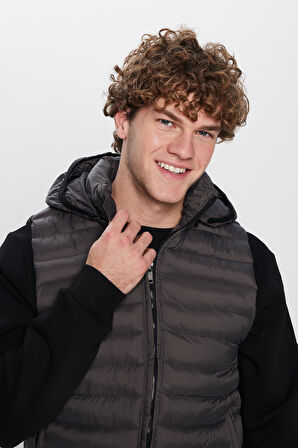 Erkek Slim Fit Dar Kesim Astarlı Rüzgar Geçirmez Cepli Antrasit Çıkarılabilir Kapüşonlu Şişme Yelek