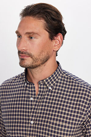 Erkek Regular Fit Klasik Kesim Düğmeli Yaka Küçük Kareli Pamuklu Gömlek