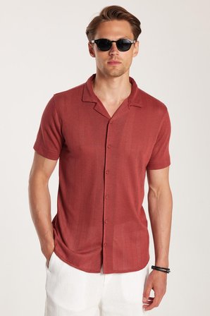 Erkek Slim Fit Örme Kumaş Apaş Yaka Rahat Kullanım Kısa Kol Kiremit Gömlek