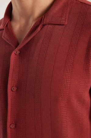 Erkek Slim Fit Örme Kumaş Apaş Yaka Rahat Kullanım Kısa Kol Kiremit Gömlek