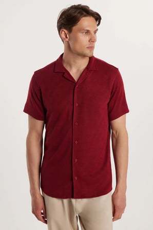 Slim Fit Kısa Kol Örme Kumaş Apaş Yaka Rahat Armürlü Doku Bordo Erkek Gömlek