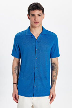 Erkek Slim Fit Dar Kesim Kısa Kollu Örme Doku Apaş Yaka Saks Mavi Gömlek