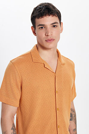 Erkek Slim Fit Dar Kesim Kısa Kollu Örme Doku Apaş Yaka Turuncu Gömlek