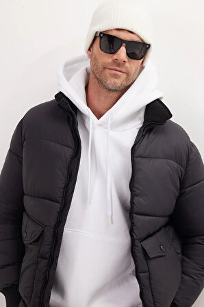 Erkek Regular Fit Klasik Kesim Çift Cepli Lastikli Dik Yaka Siyah Mont